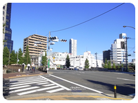 大崎ゲートシティ山手通り沿い「居木橋」バス停前